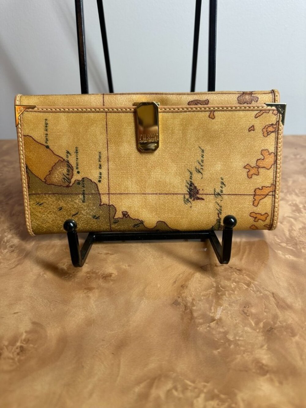 Alviero Martini 1A Classe Geo Classic World Map Continental Wallet Clutch EUC